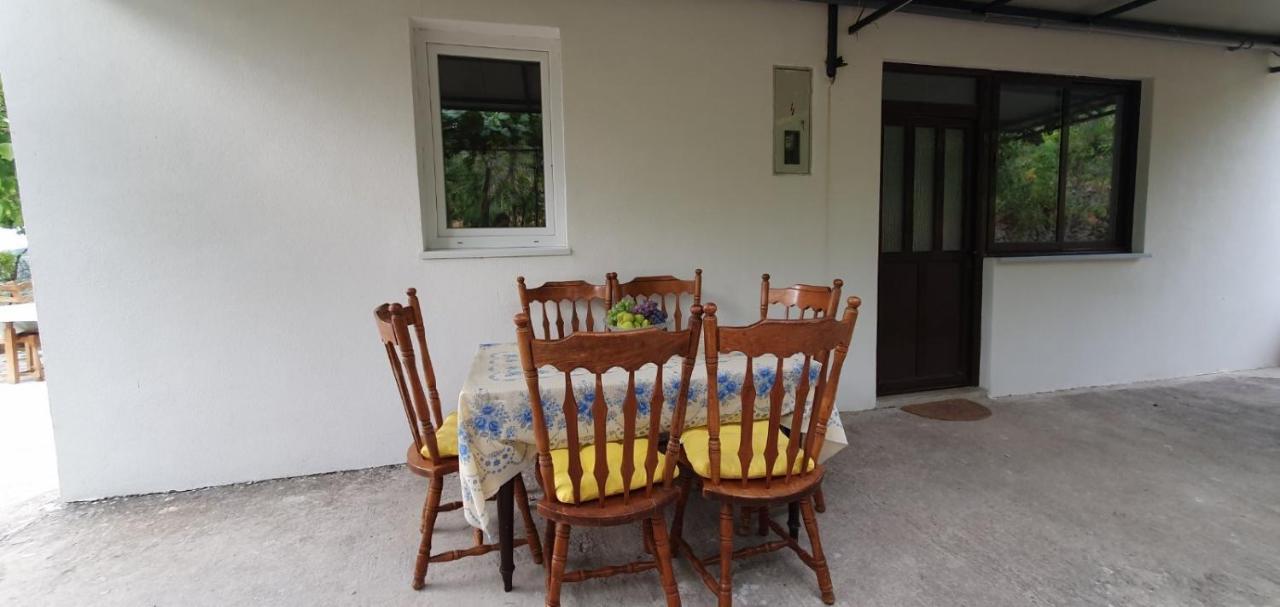 바르 Family House Utjeha 아파트 외부 사진
